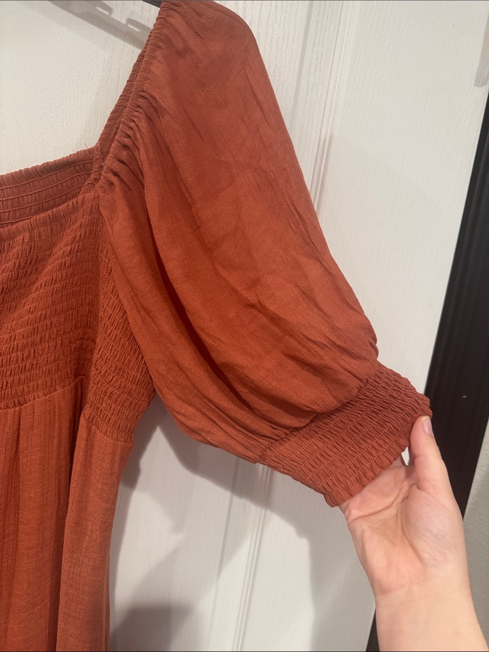 Flowy Jumpsuit with Pockets and Puff Sleeves - Picture 4 of 7